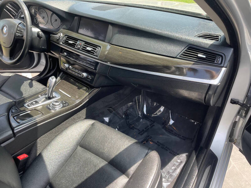 2012 BMW 5 Series 528i