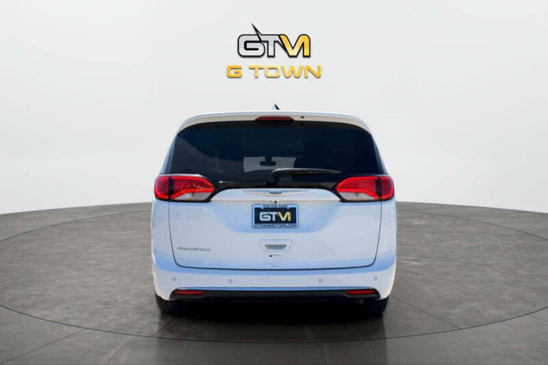 2020 Chrysler Pacifica Touring L