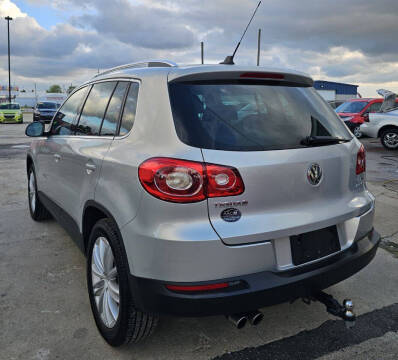 2011 Volkswagen Tiguan SEL 4Motion