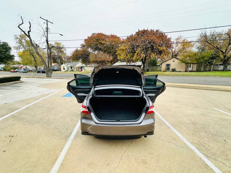 2018 Toyota Camry LE