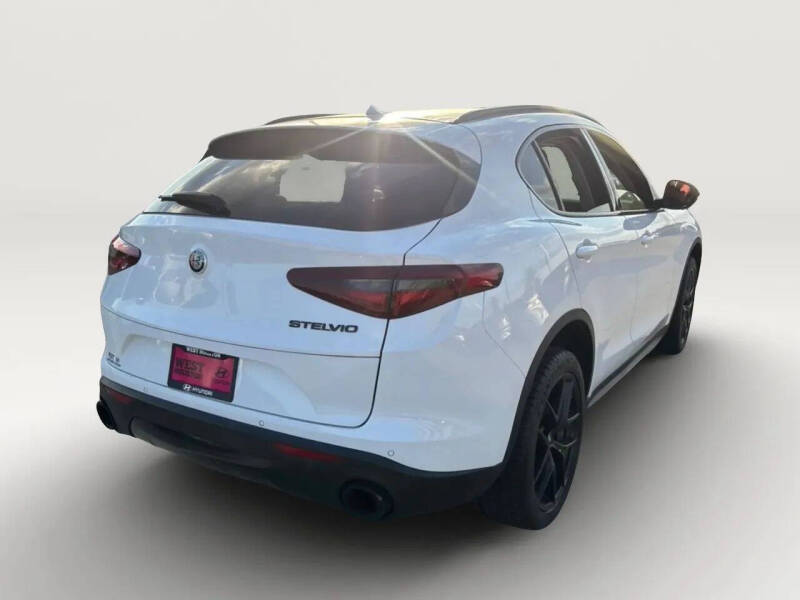 2020 Alfa Romeo Stelvio Sport