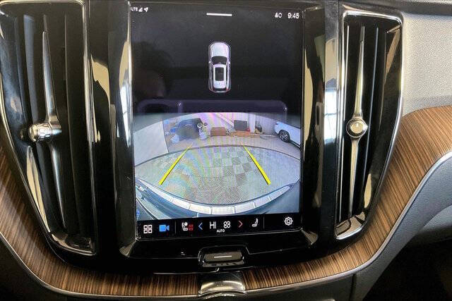 2022 Volvo XC60 B5 Momentum