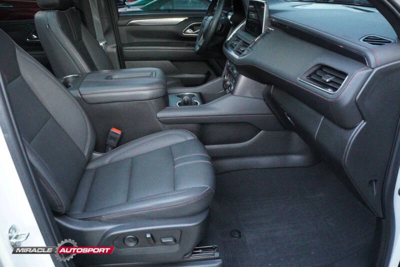 2023 Chevrolet Suburban RST