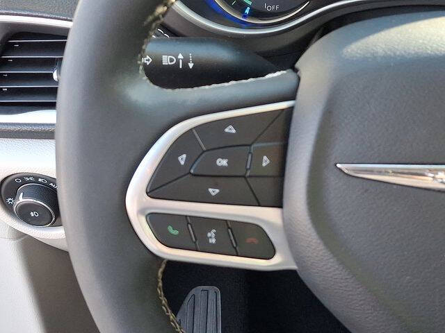 2024 Chrysler Pacifica Plug-In Hybrid Select