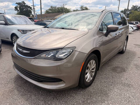 2017 Chrysler Pacifica Touring