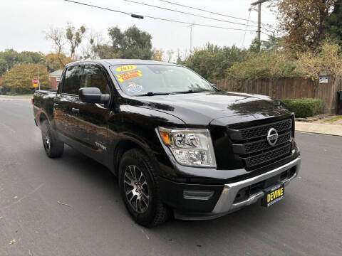 2022 Nissan Titan SV