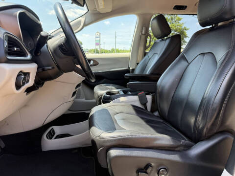 2017 Chrysler Pacifica Touring Plus