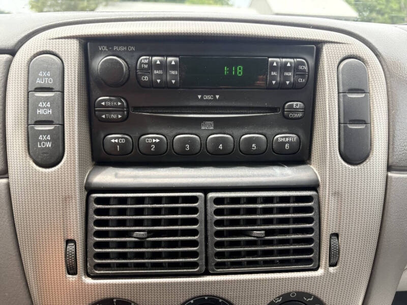 2004 Ford Explorer XLT