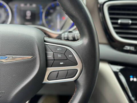 2017 Chrysler Pacifica Touring-L