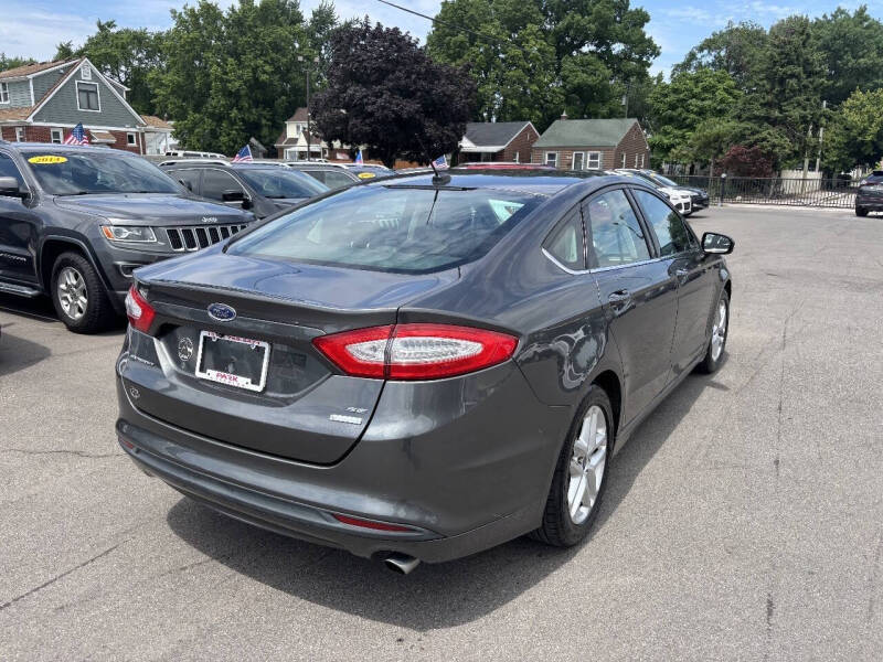2016 Ford Fusion SE