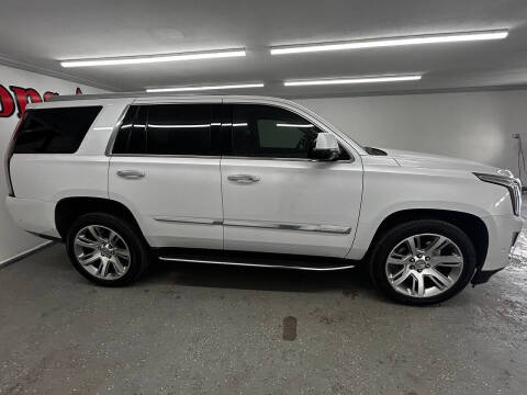 2017 Cadillac Escalade Luxury