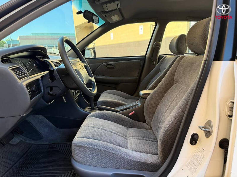 2000 Toyota Camry