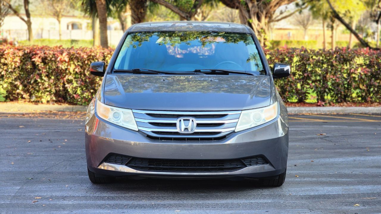 2013 Honda Odyssey  - $10,900