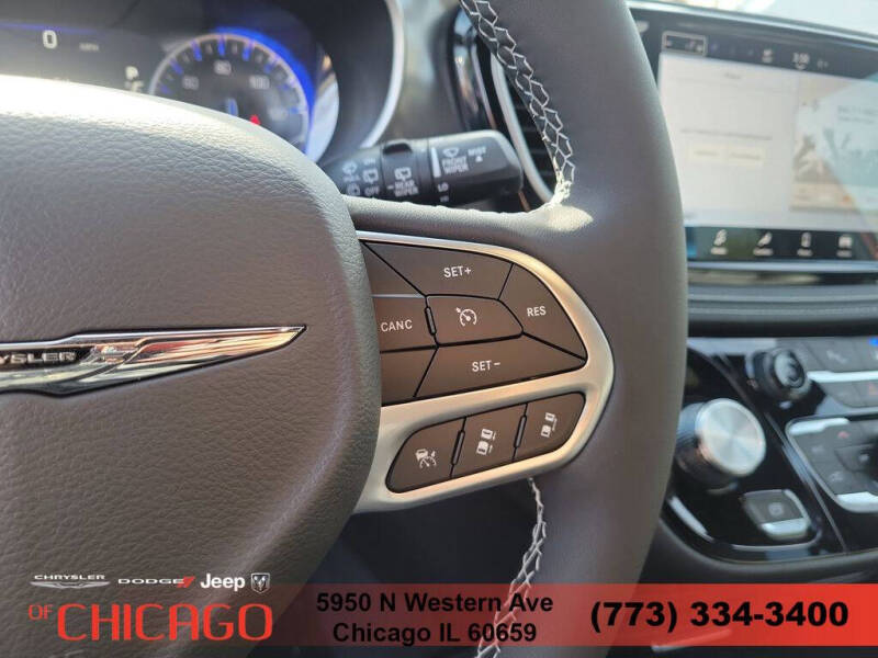 2026 Chrysler Pacifica Select