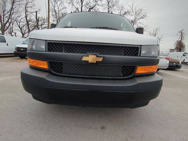 2025 Chevrolet Express 2500