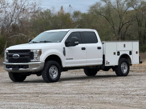 2019 Ford F-250 Super Duty for sale at OVERDRIVE AUTO SALES, LLC. in Clarksville IN