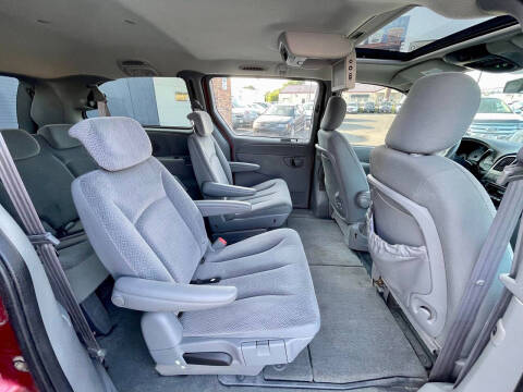 2005 Dodge Grand Caravan SXT