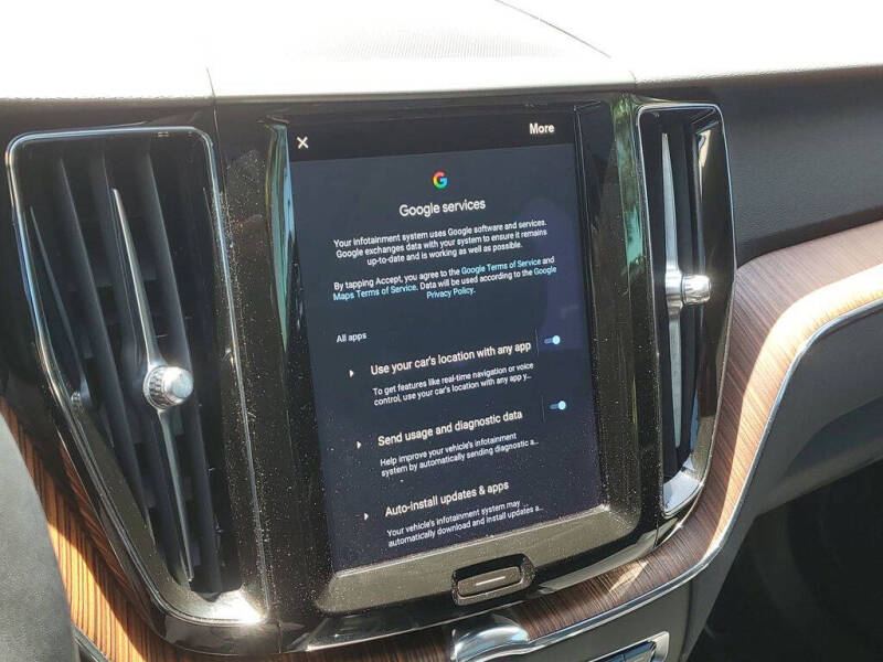 2023 Volvo XC60 B5 Plus Dark Theme