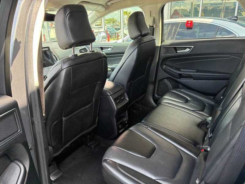 2022 Ford Edge Titanium