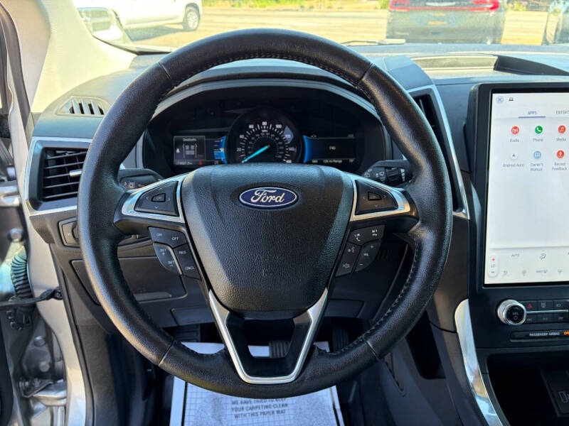 2022 Ford Edge Titanium