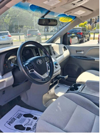 2015 Toyota Sienna