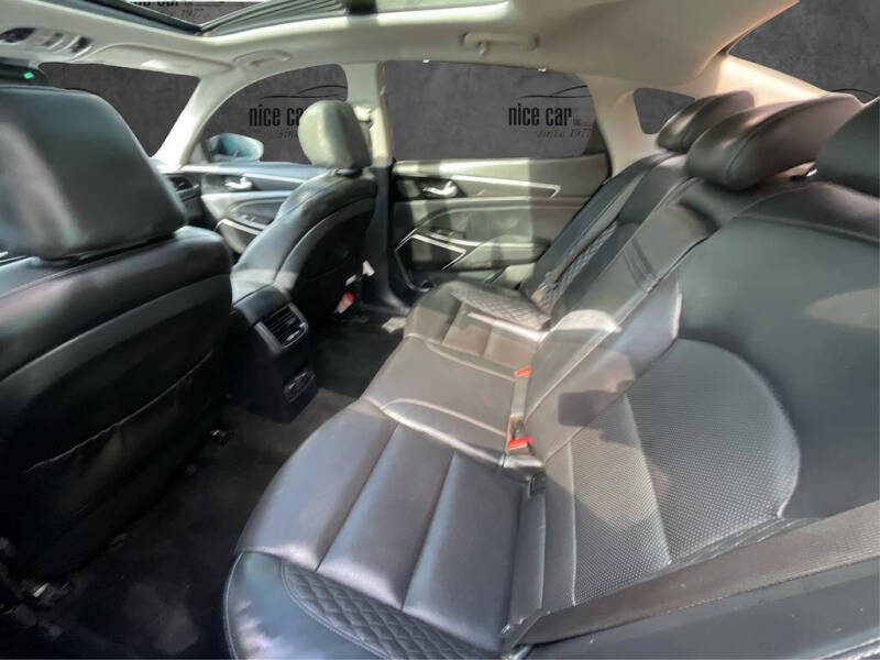 2017 Kia Cadenza Technology