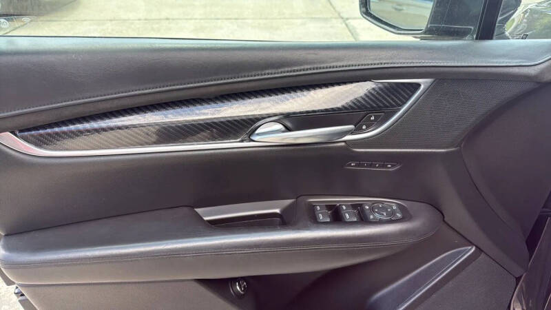 2018 Cadillac XT5 Platinum