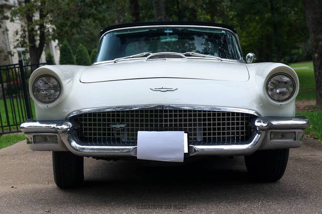 1957 Ford Thunderbird