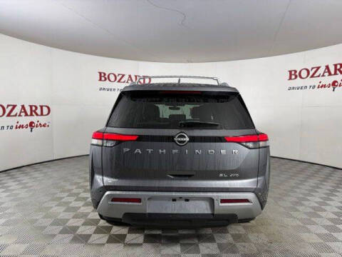 2025 Nissan Pathfinder SL