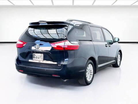 2015 Toyota Sienna XLE 7-Passenger Auto Access Seat