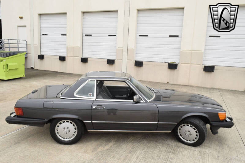 1988 Mercedes-Benz 560-Class 560 SL