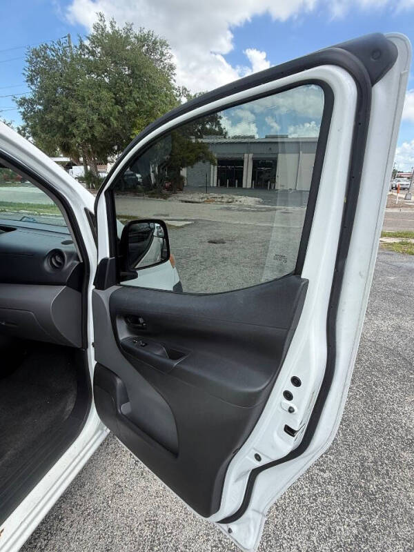 2014 Nissan NV200