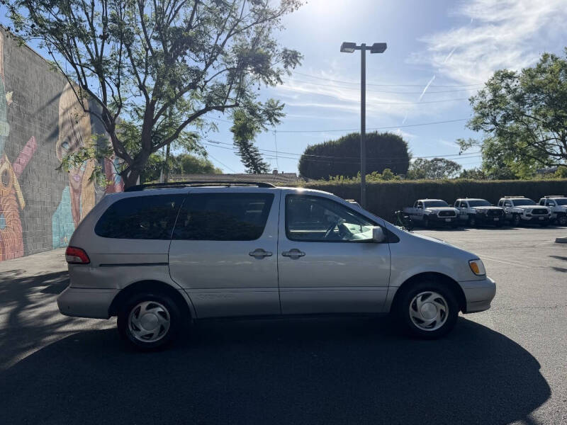 2002 Toyota Sienna XLE