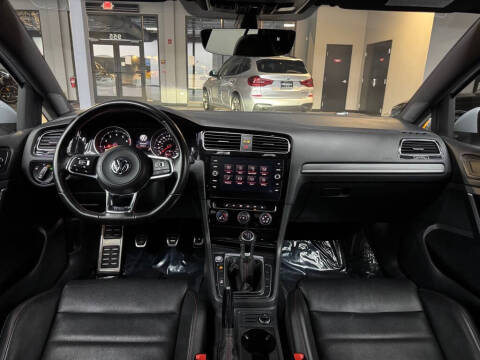 2020 Volkswagen Golf GTI SE