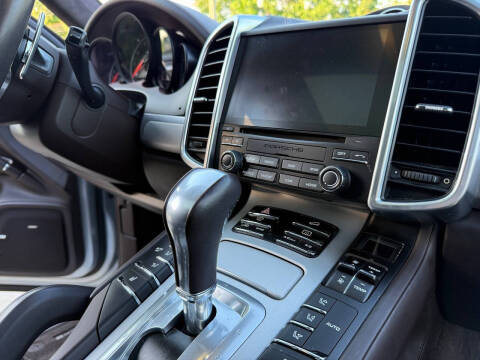 2017 Porsche Cayenne GTS