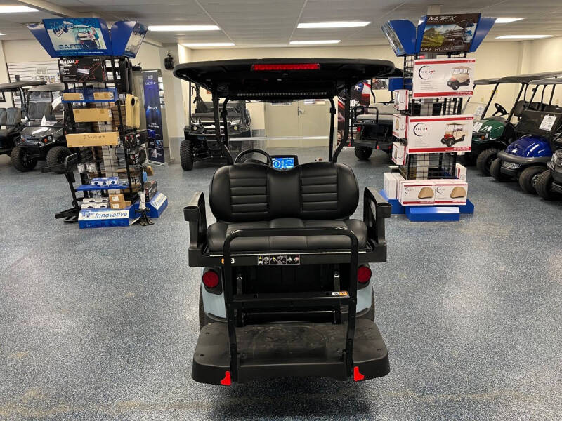 2026 E-Z-GO RXV 4 ST