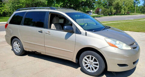 2009 Toyota Sienna LE 8-Passenger