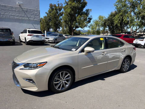 2017 Lexus ES 300h