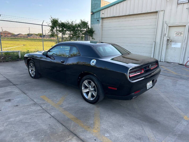 2016 Dodge Challenger SXT