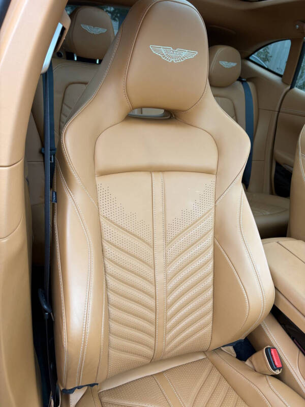 2024 Aston Martin DBX 707