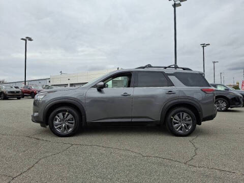 2025 Nissan Pathfinder SV