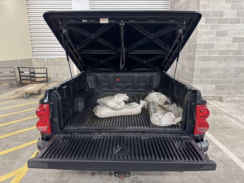 2005 Dodge Dakota SLT