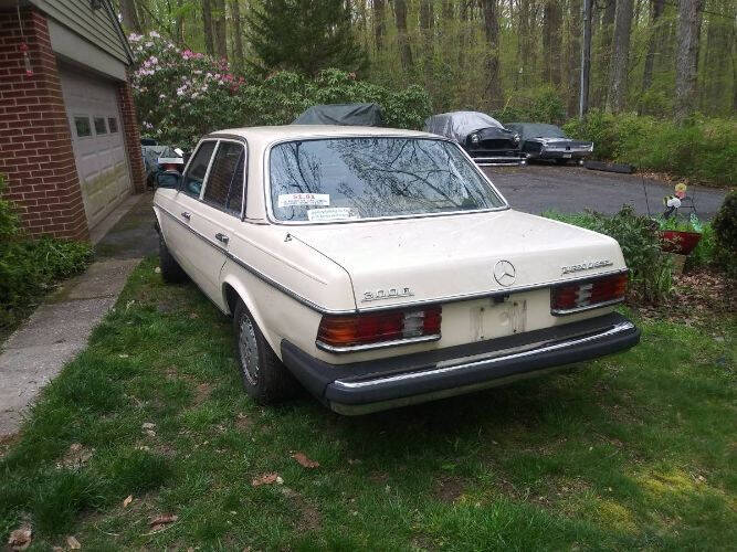 1982 Mercedes-Benz 300-Class