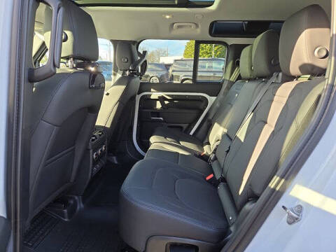 2026 Land Rover Defender 110 P300 S