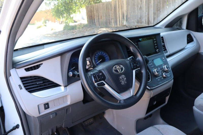 2018 Toyota Sienna L 7-Passenger