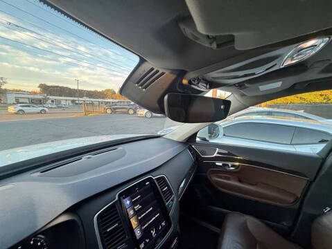 2019 Volvo XC90 T6 Momentum