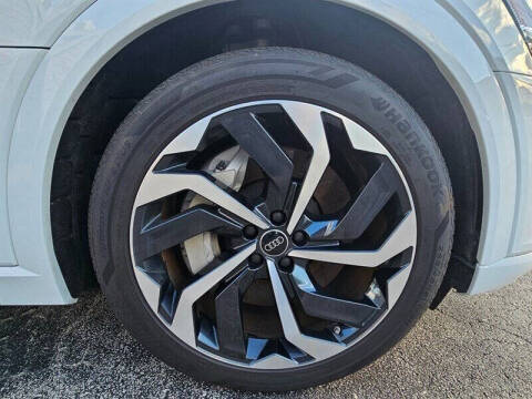 2024 Audi Q8 e-tron quattro Premium Plus