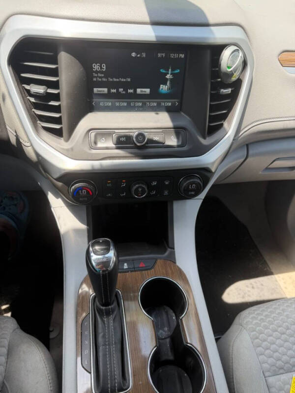 2017 GMC Acadia SLE-1