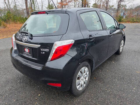 2012 Toyota Yaris 5-Door LE