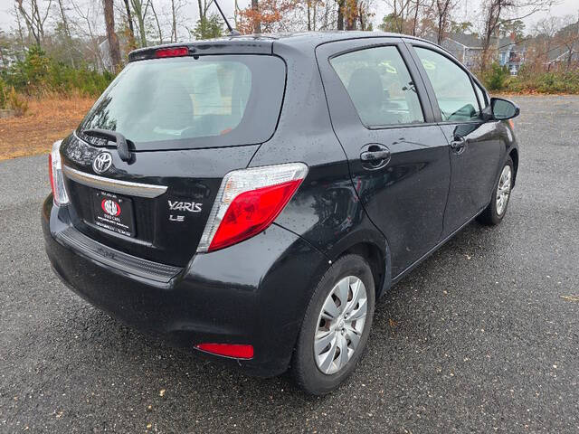 2012 Toyota Yaris 5-Door LE